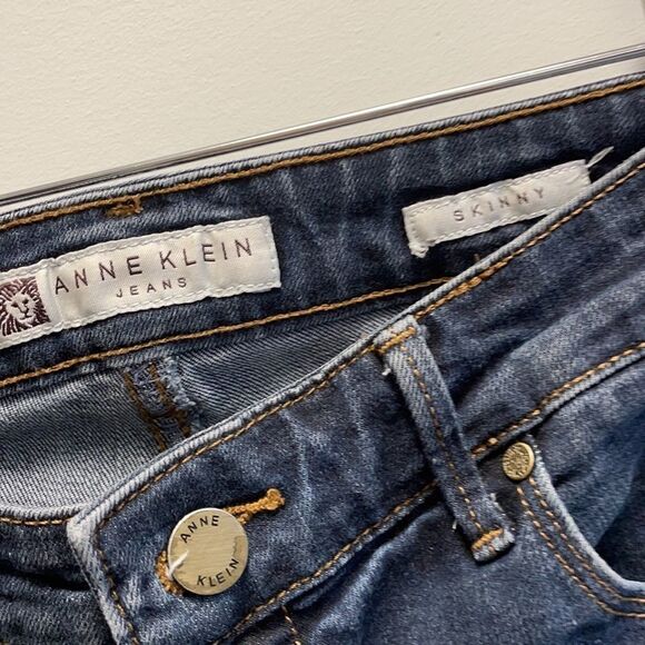 Anne Klein Skinny Jeans -> Anne Klein Skinny Jeans - Picture 2 of 6